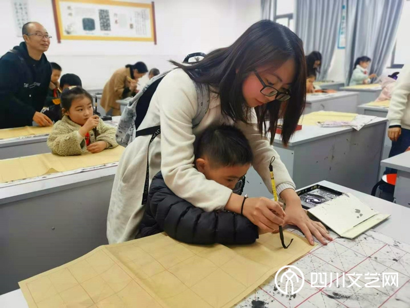 志愿服务活动现场_副本.jpg