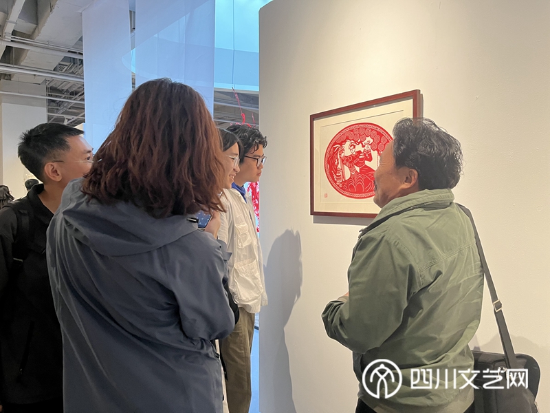 剪纸传承人介绍“平武剪纸”技艺 (1)_副本.jpg