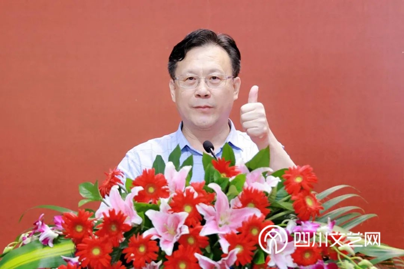 邹瑾讲话并宣布展览开幕_副本.jpg