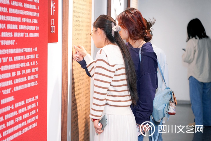 展览现场2_副本.jpg