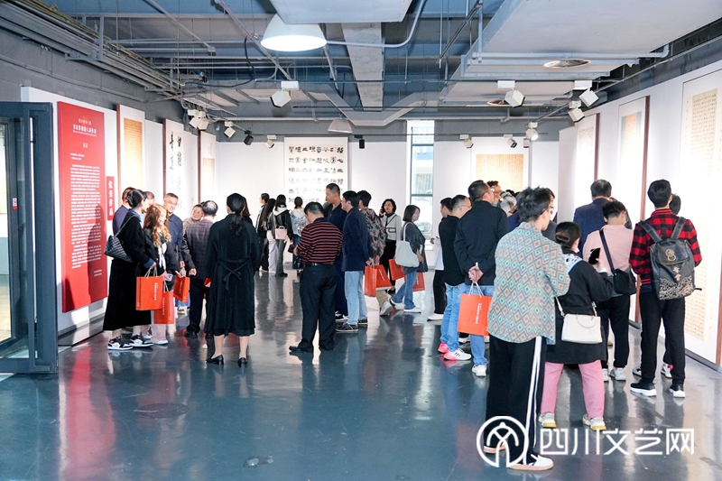 展览现场3_副本.jpg