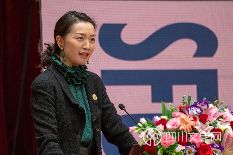 罗思.jpg