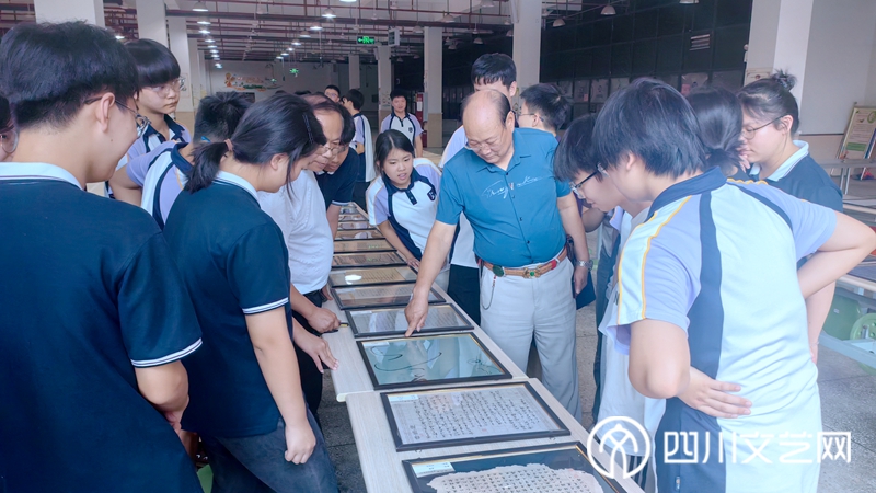“墨香浸秋意 书韵润心田”川南四市硬笔书法联展快闪分享会现场3_副本.jpg