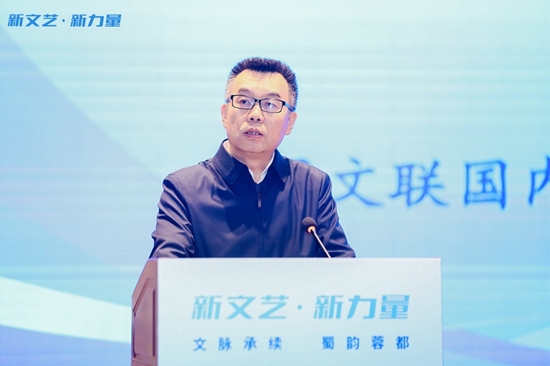 苗讲话.JPG