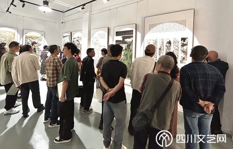 展览现场_副本.jpg 展览现场_副本.jpg